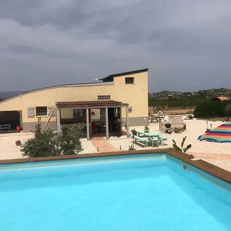 Alojamento de Acomodação e Pequeno-almoço B&B Casa El Cardo Morado *